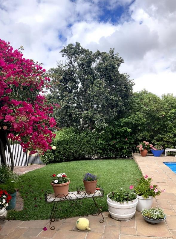 4 Bedroom Property for Sale in Clovelly Western Cape